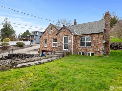 844 Colchester Drive E