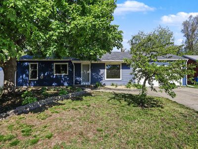 34 Thorncroft Ave