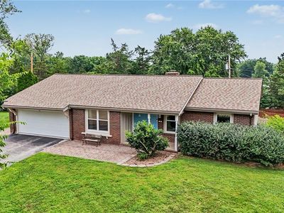50 White Plains Dr