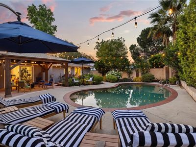 Property at 8420 Cozycroft Ave, Winnetka, CA
