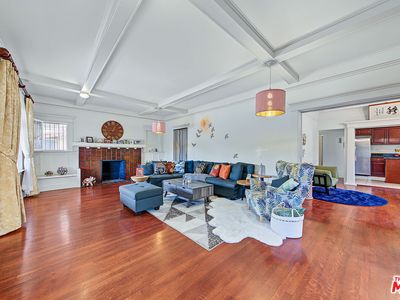 163 S Hobart Blvd
