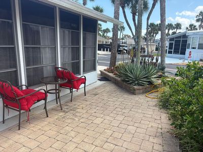 562 Carousel Ln