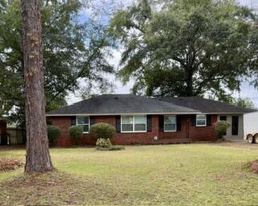 2316 Pembroke Dr
