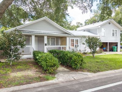 390 SE Baker Ave
