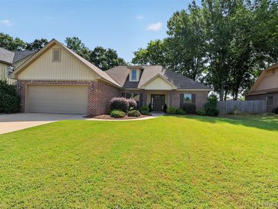 Property at 132 Silver Crest Dr, Elmore, AL
