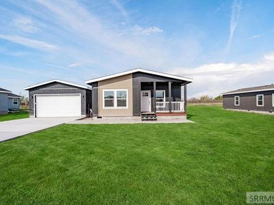 976 Cottage Ln