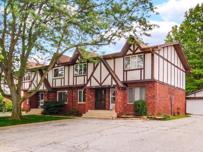 805 Wellington Dr