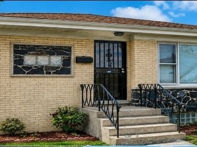 3000 N Neenah Ave