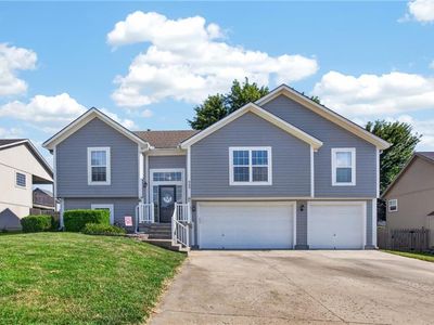 900 Coachman Dr