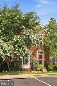 3647 Singleton Ter