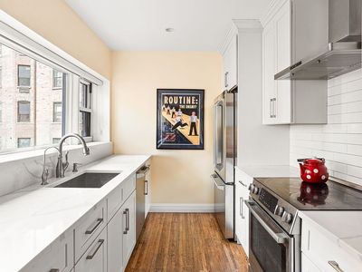 161 E 90th St APT 5C