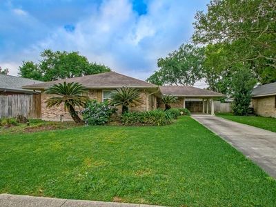 3221 Plymouth Pl
