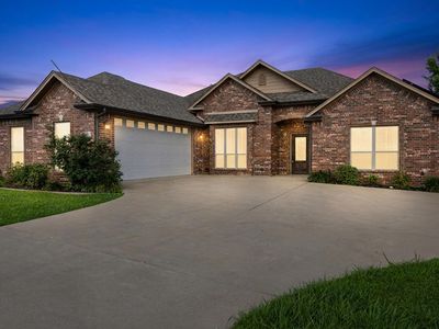 124 Lakeway Ln
