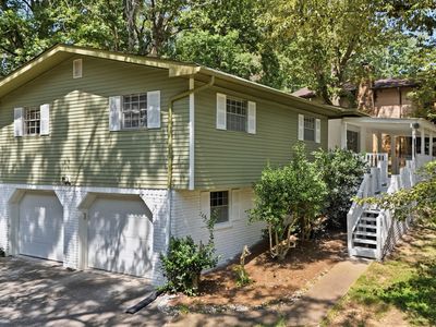 1300 Highcrest Dr