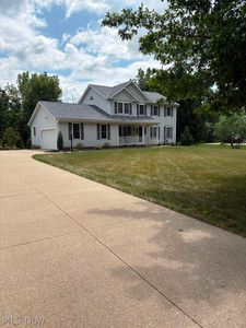 6696 Meadowood Dr