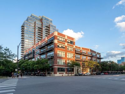 1601 S Indiana Ave APT 402
