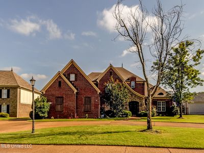 6606 Moondance Dr
