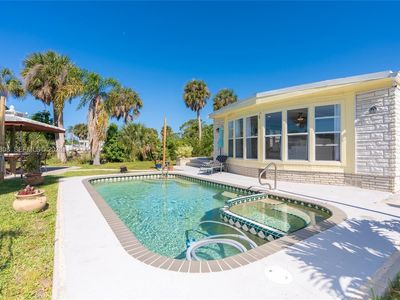 8243 Pinetree Ln