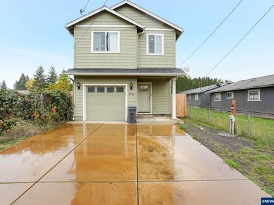 3902 Hawthorne Ave NE