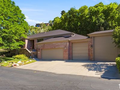 2351 E Royal Ln