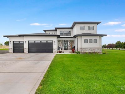 3826 Susan Cir E