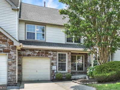 104 Suffield Ct