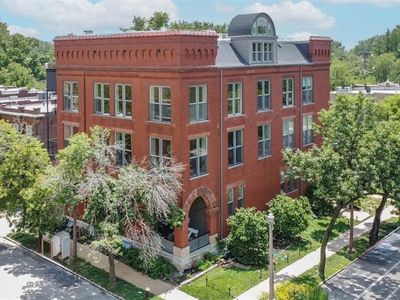 2800 S Grand Blvd APT 201