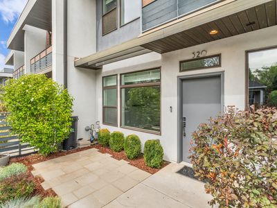 320 W Reed Ave