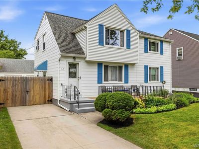 42 Redmond Ave