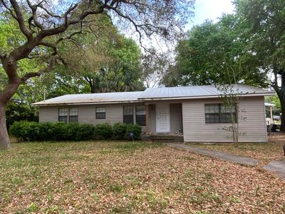 33 Circle Dr