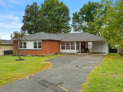 109 Meadowlark Dr