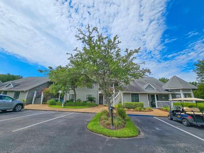 319 Wendover Ct. UNIT 9-F