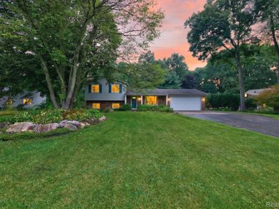 8965 Tartan Dr