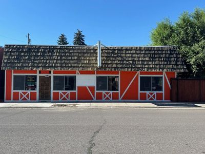113 W 3rd St W