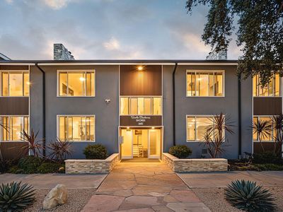 440 Corona Del Mar Dr