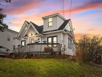 407 Greenwood AVENUE