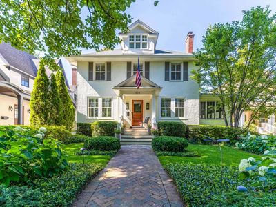 106 E Woodland Rd