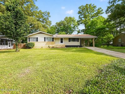 330 Mary Ann Dr