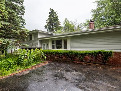 1819 Elmwood Dr