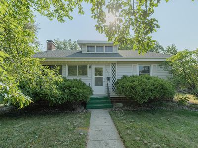 1220 N Grand Ave