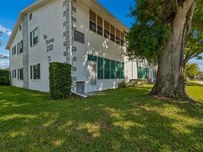 200 Glennes Ln APT 112