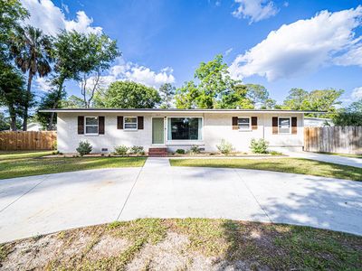 1819 Canterbury Dr