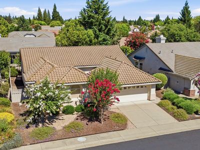 5596 Lantern Grove Ln