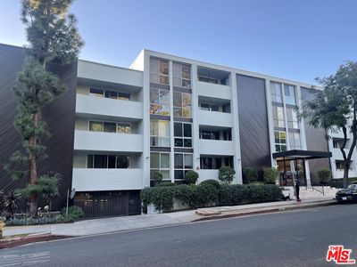 1015 N Kings Rd APT 104