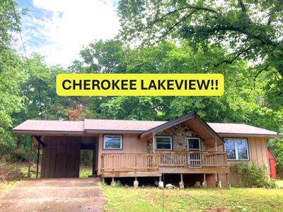 61 E Lakeshore Dr