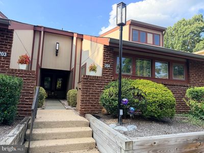 204 Uxbridge