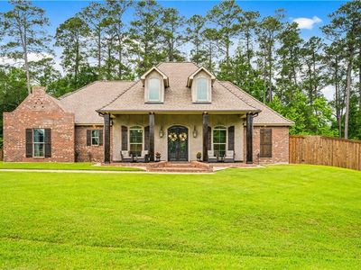 605 Forest Edge Dr