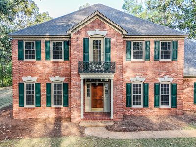 405 Lakeview Ct