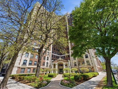 5555 S Everett Ave #9D