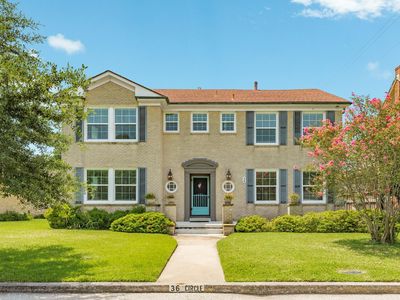 36 Cedar Lawn Cir